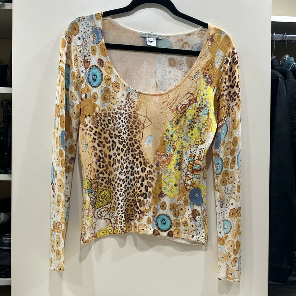 Alberto Makali Cream and Brown Fitted Graphic Blouse